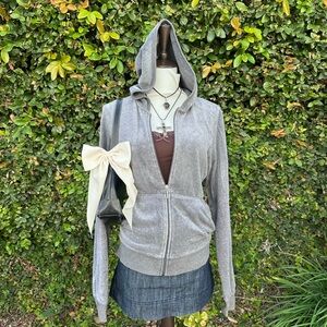 ✨Gray 2000’s Juicy Couture zip up